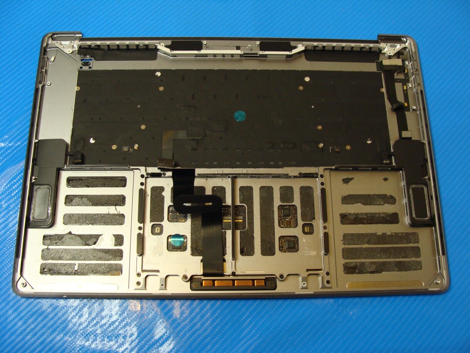 MacBook Pro A1990 15