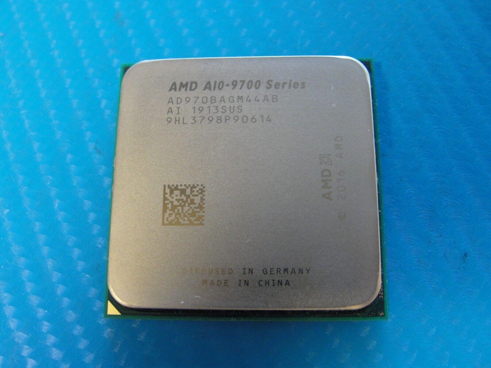 7th Gen AMD A10 9700 APU 3.5GHz Turbo 3.80 GHz AM4 AD970BAGM44AB