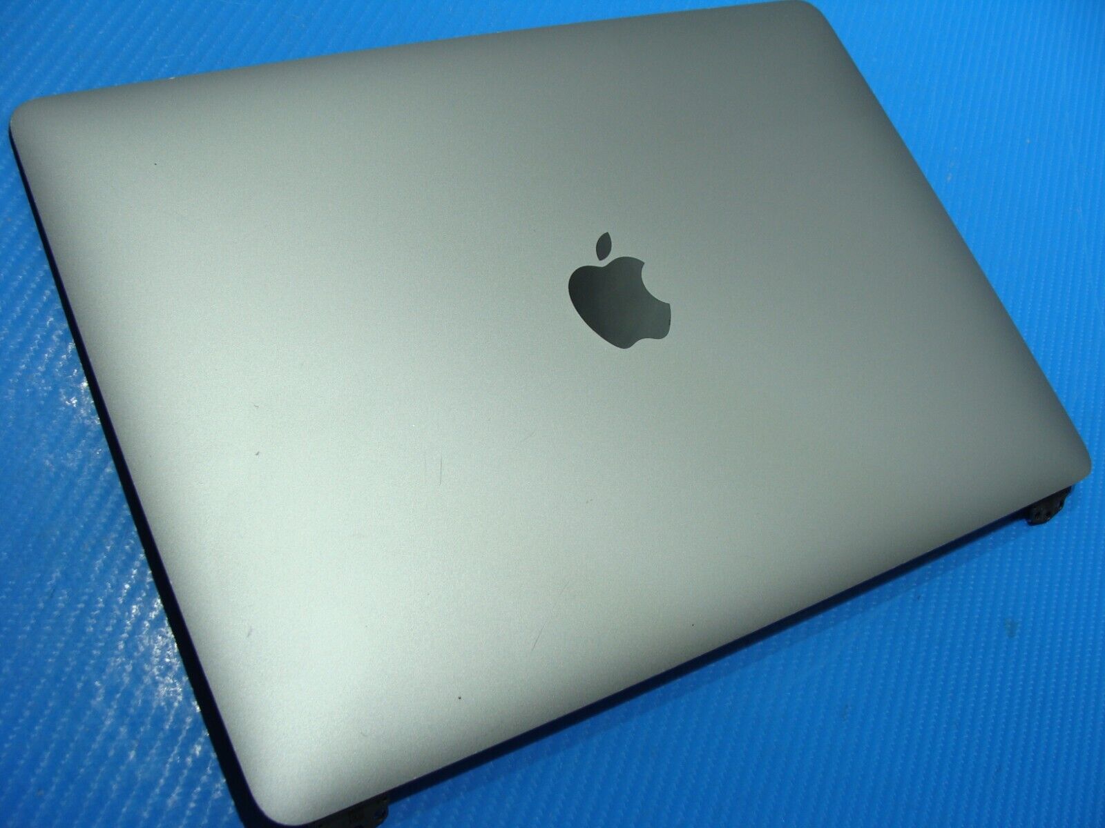 MacBook Pro A2289 13