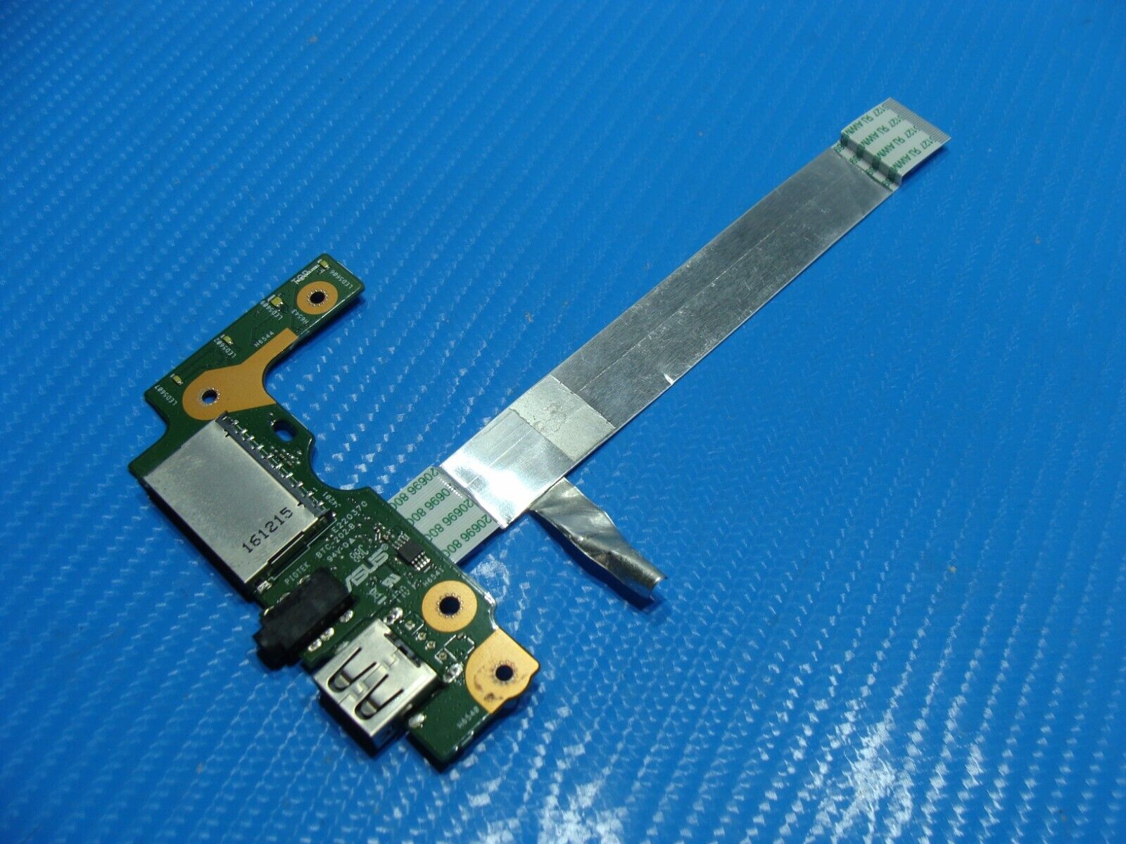 Asus 15.6” X556UQ-NH71 OEM USB Audio Card Reader Board w/Cable 60NB0BH0-IO1010