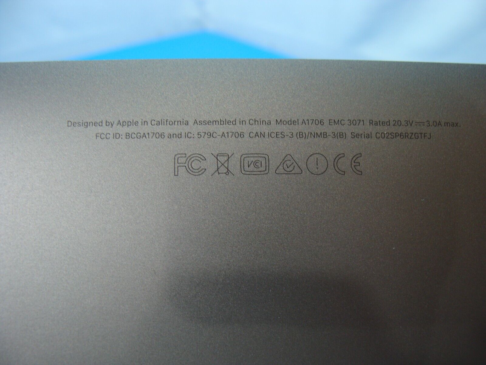 MacBook Pro A1706 13