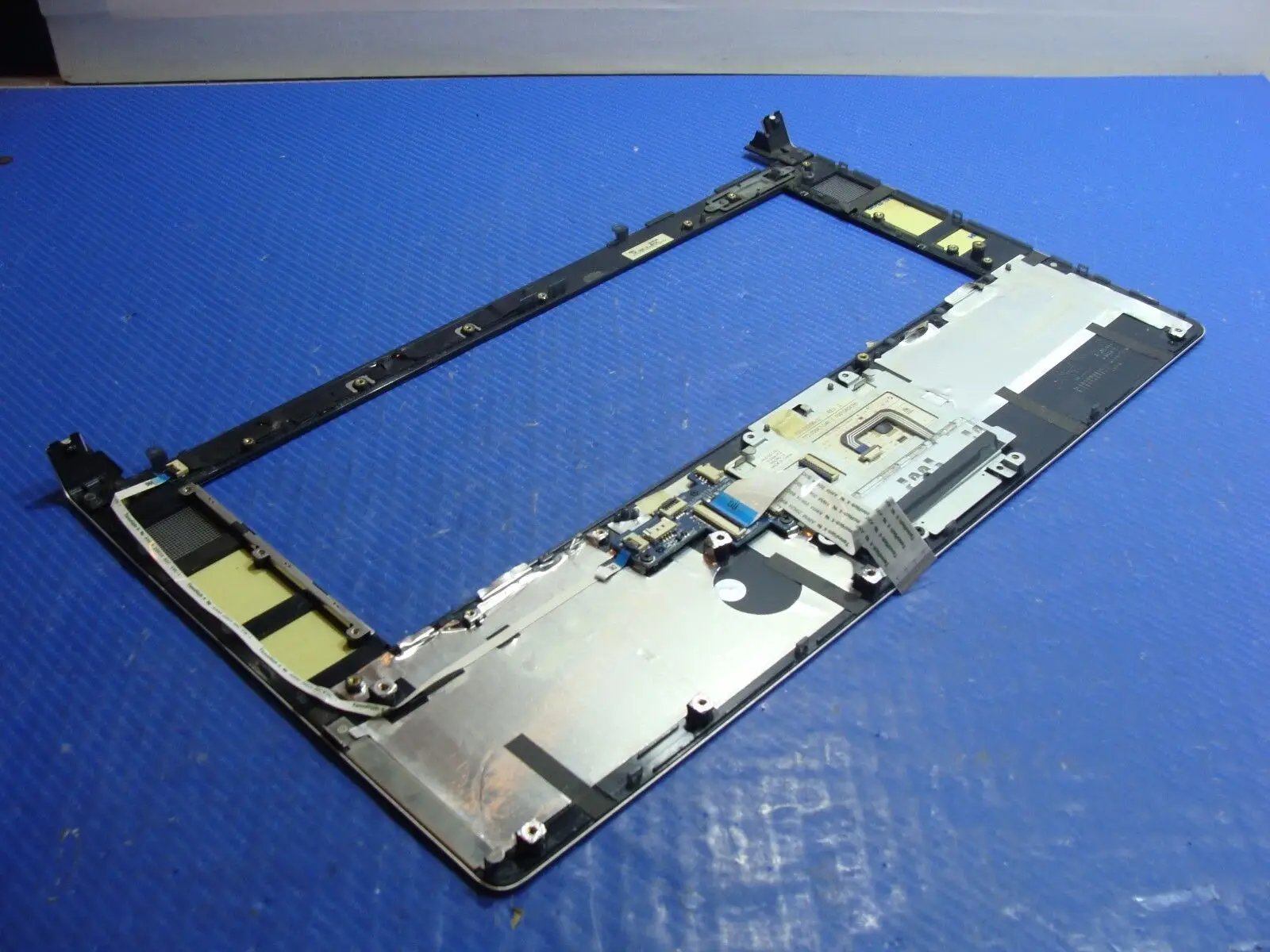 Dell XPS 15.6 Studio 1645 OEM Palmrest w/TouchPad WJ004-072 772-008K7-D46