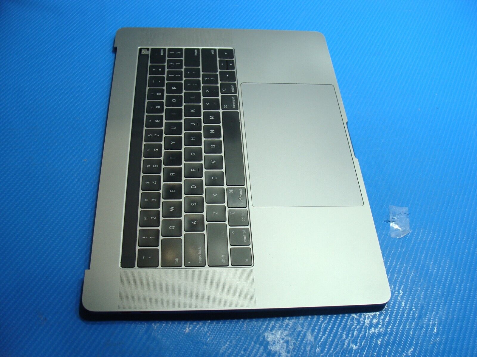 MacBook Pro A1990 15