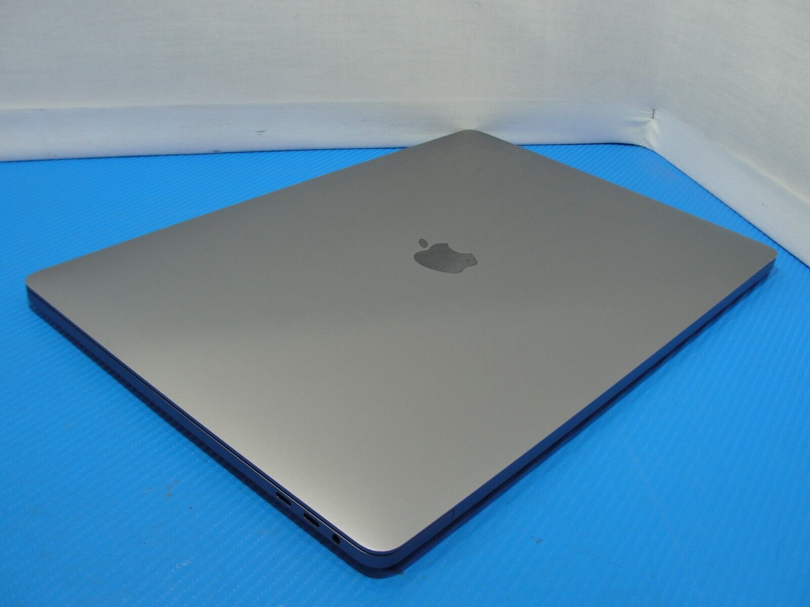 Apple MacBook Pro 16 A2141 2019 i7-9750H 16GB 512GB Radeon Pro 5300M 4GB+orig AC