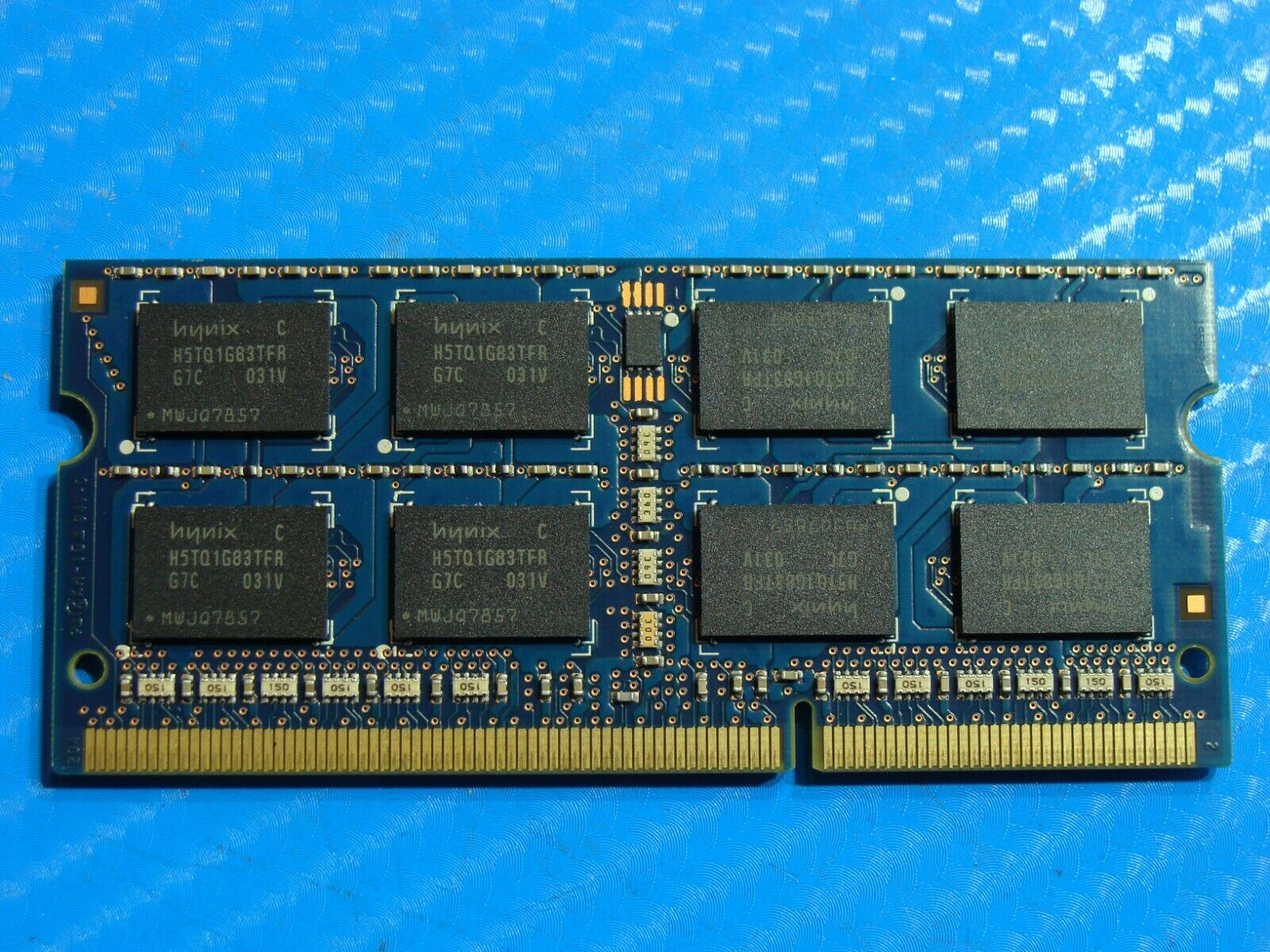 MacBook Pro A1278 Hynix 2GB PC3-8500S SO-DIMM Memory RAM HMT125S6TFR8C-G7 