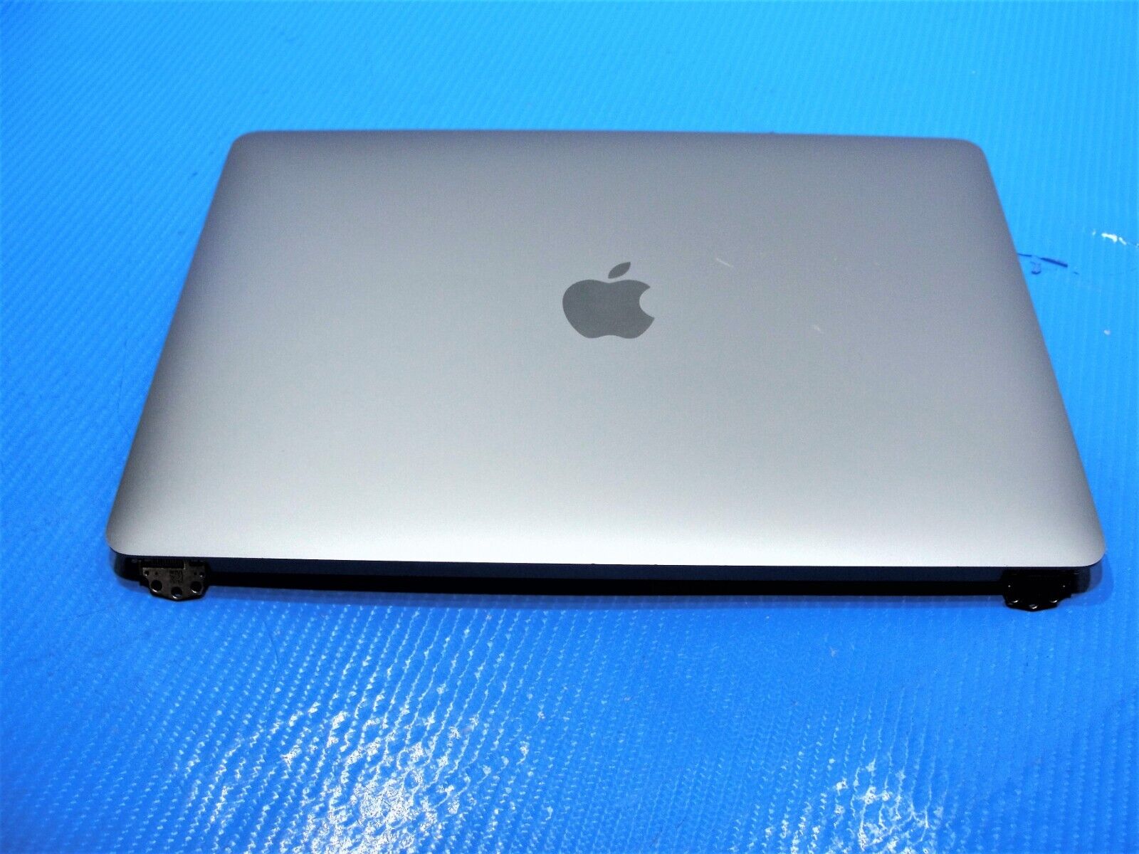 MacBook Pro A2289 13