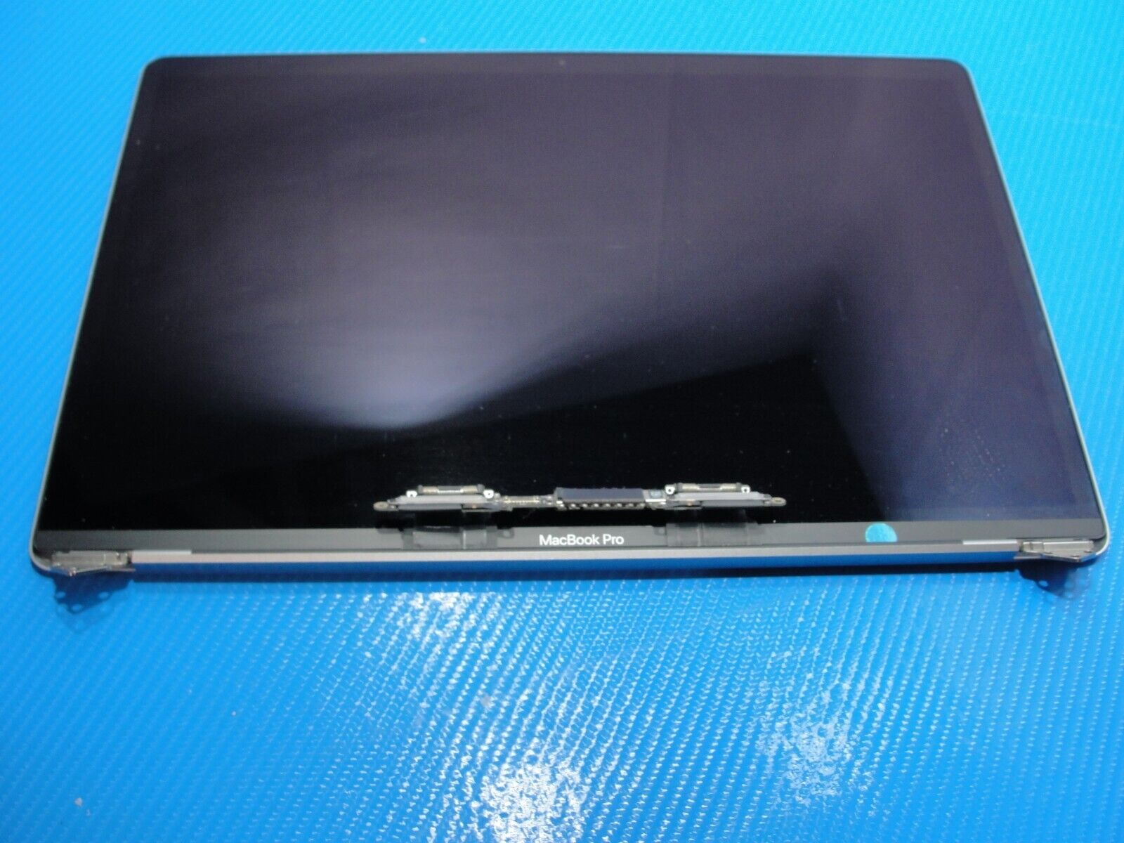 MacBook Pro A1990 15