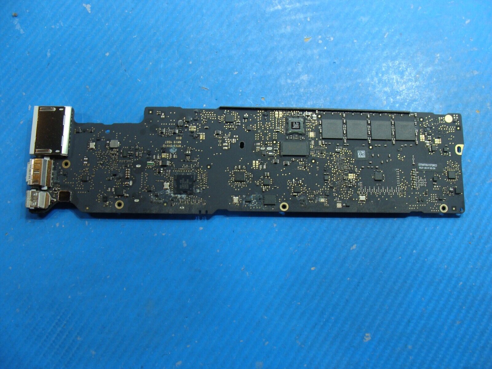 MacBook Air A1466 2015 MJVE2LL/A i5-5250 1.6GHz 8GB Logic Board 661-02392 AS IS