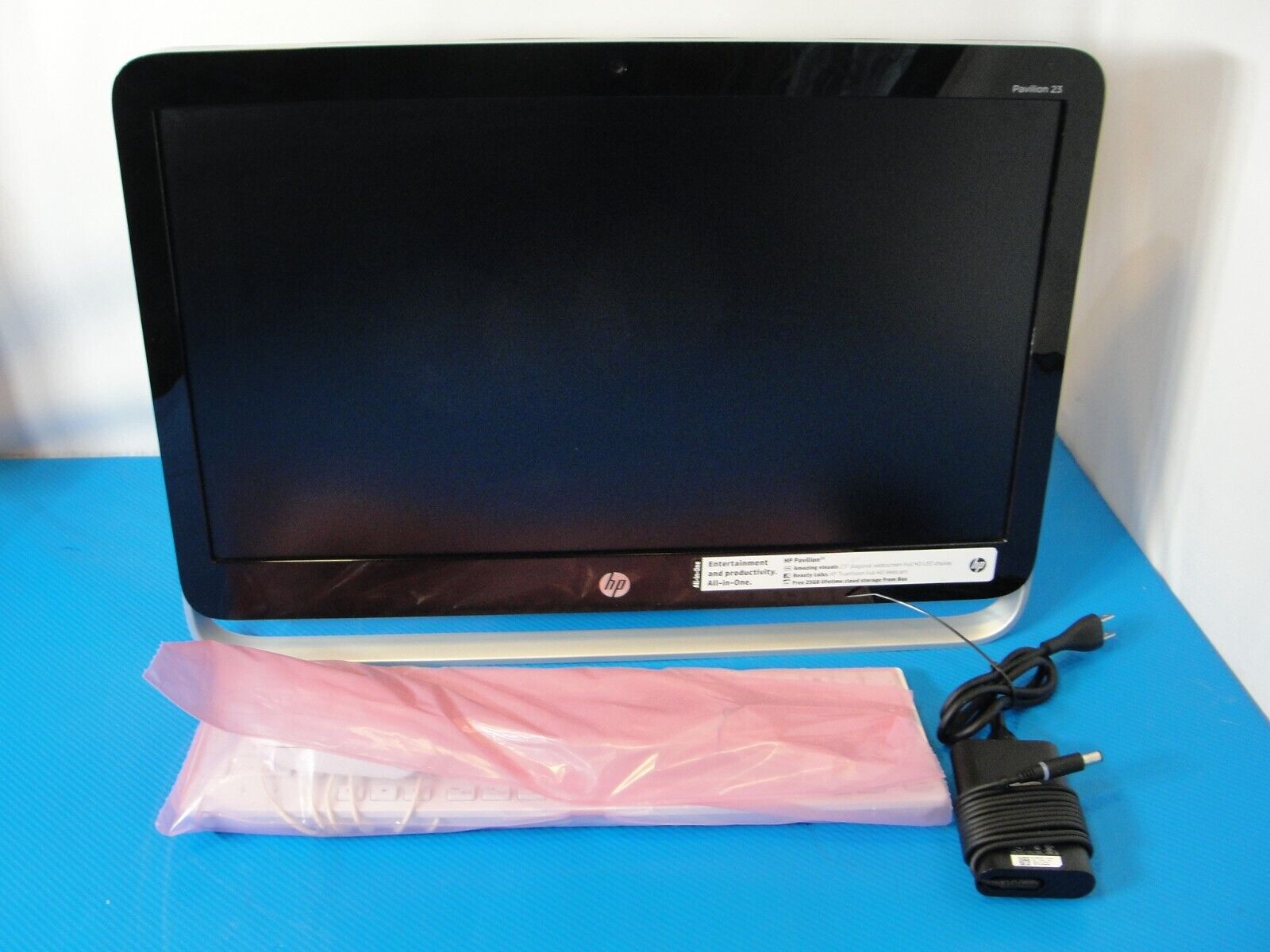 HP Pavilion 23 AIO PC 23 AMD 1.3GHz 4GB 512GB HDD WIFI DVD W10H +Keyboard Mouse