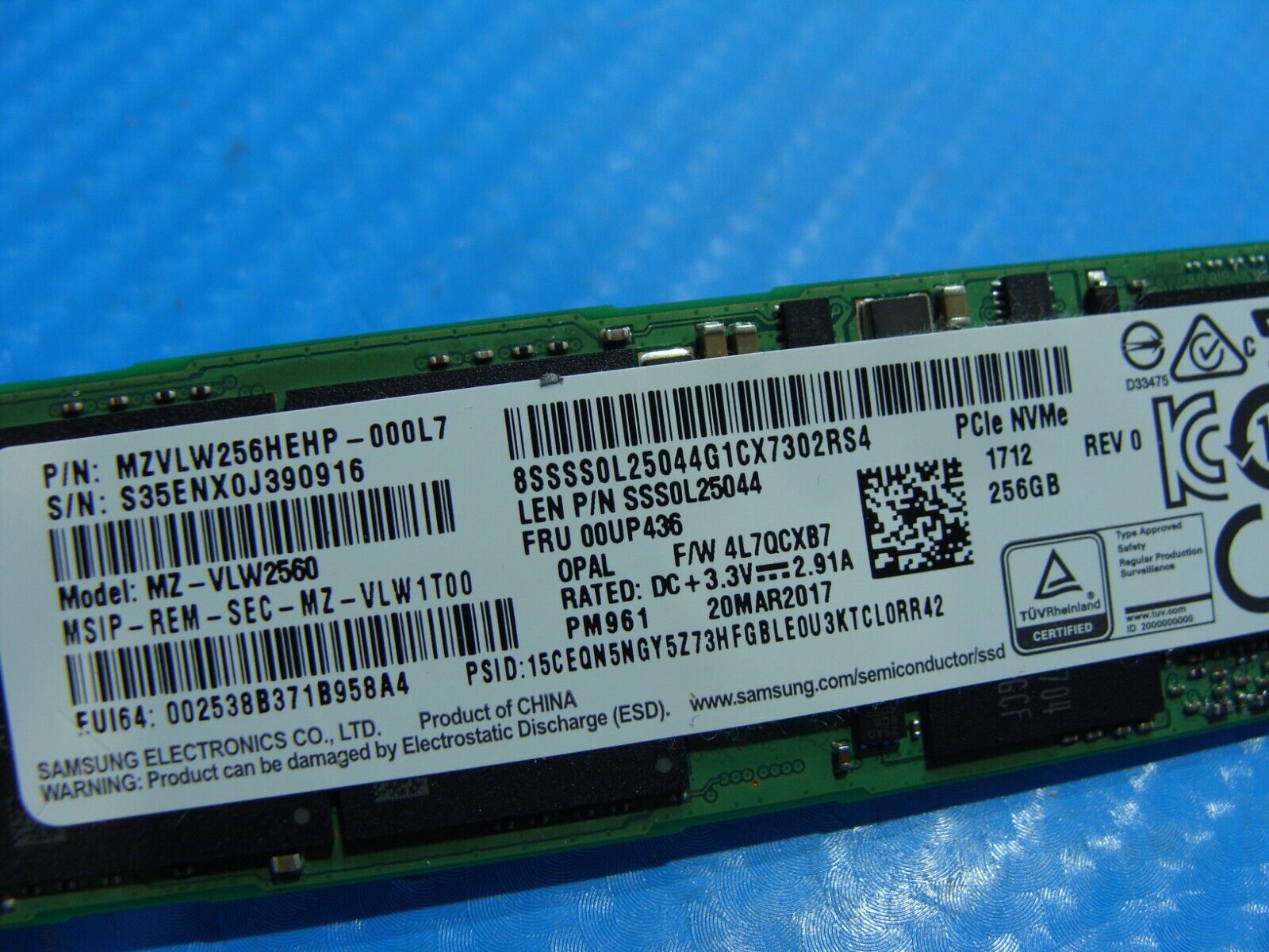 Lenovo Yoga 370 256GB SSD M.2 NVMe Solid State Drive 00UP436 MZVLW256HEHP-000L7