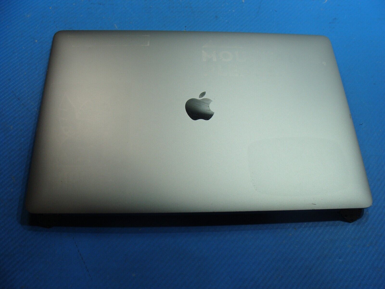 MacBook Pro A1990 15