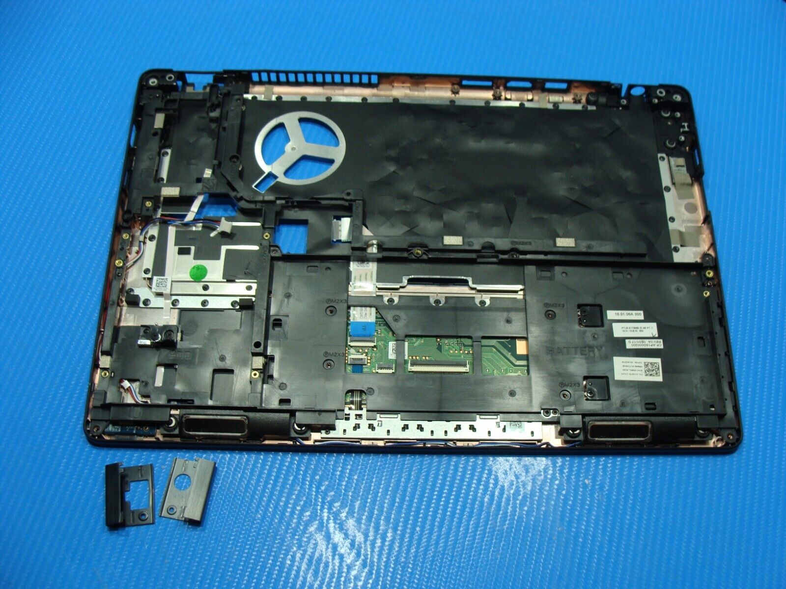 Dell Latitude 14” 5480 OEM Palmrest w/TouchPad Middle Frame CN2T6 AP1SD000200