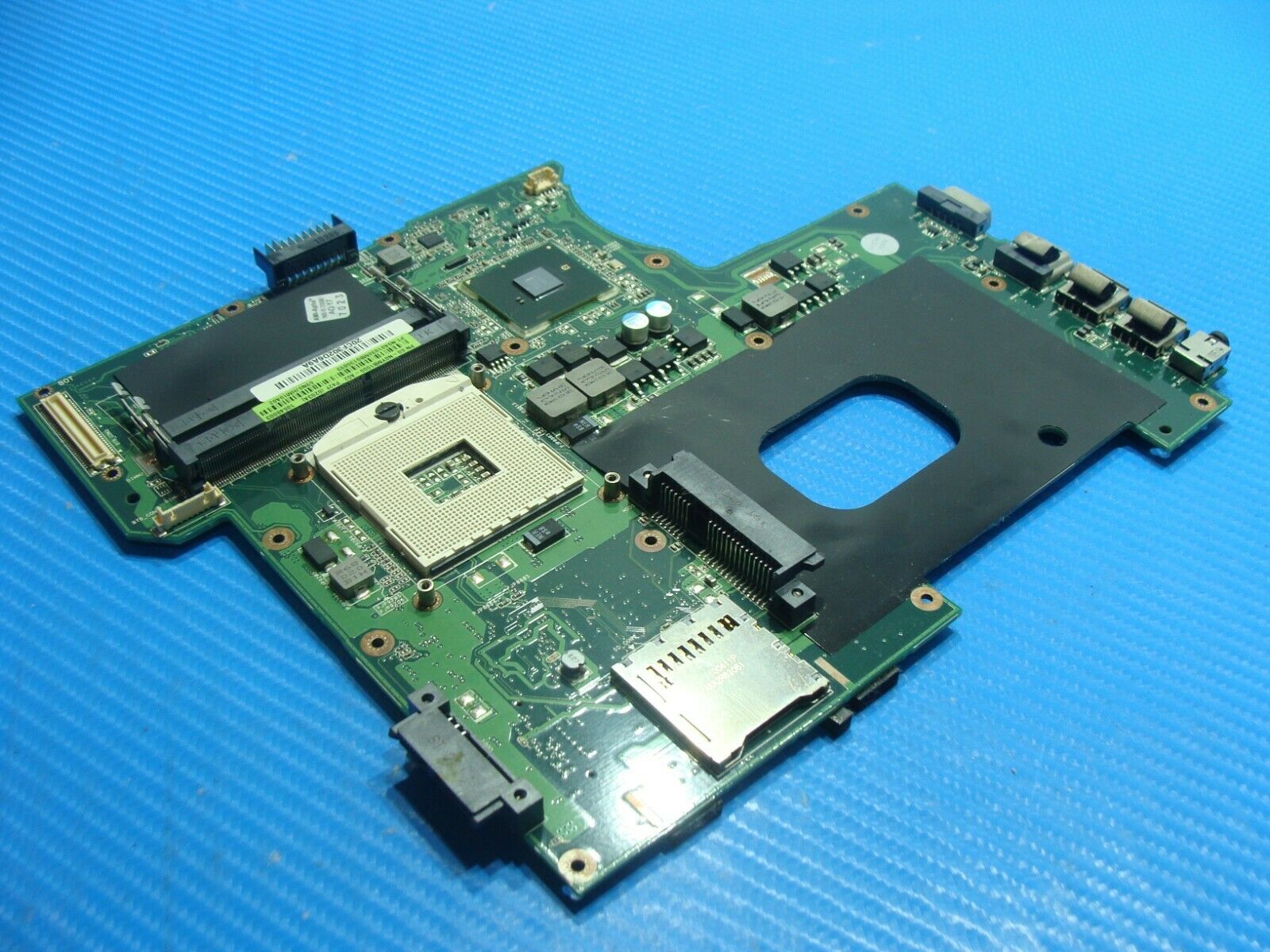 Asus P42F-XD1B 14