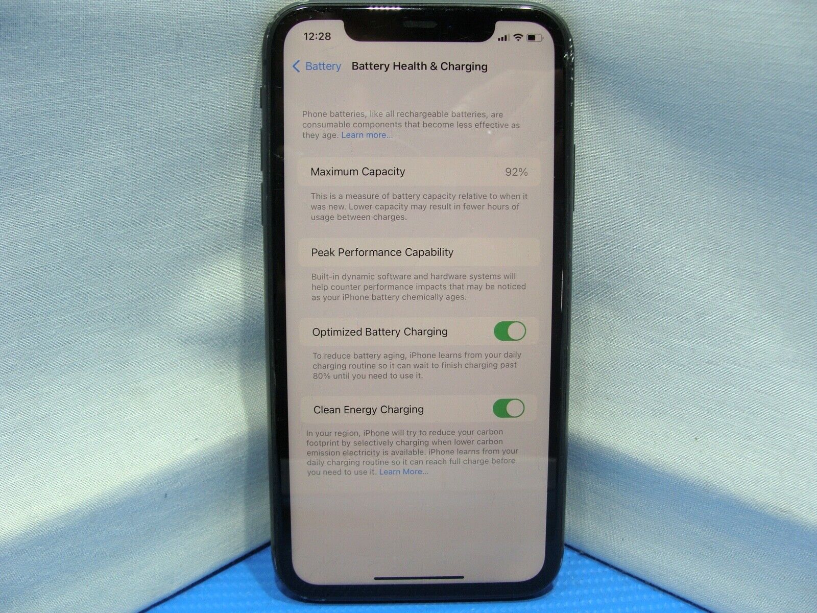 Powerful 92% Battery iPhone 11 MHC43LL/A 64Gb - Factory Unlocked - Deep Grey