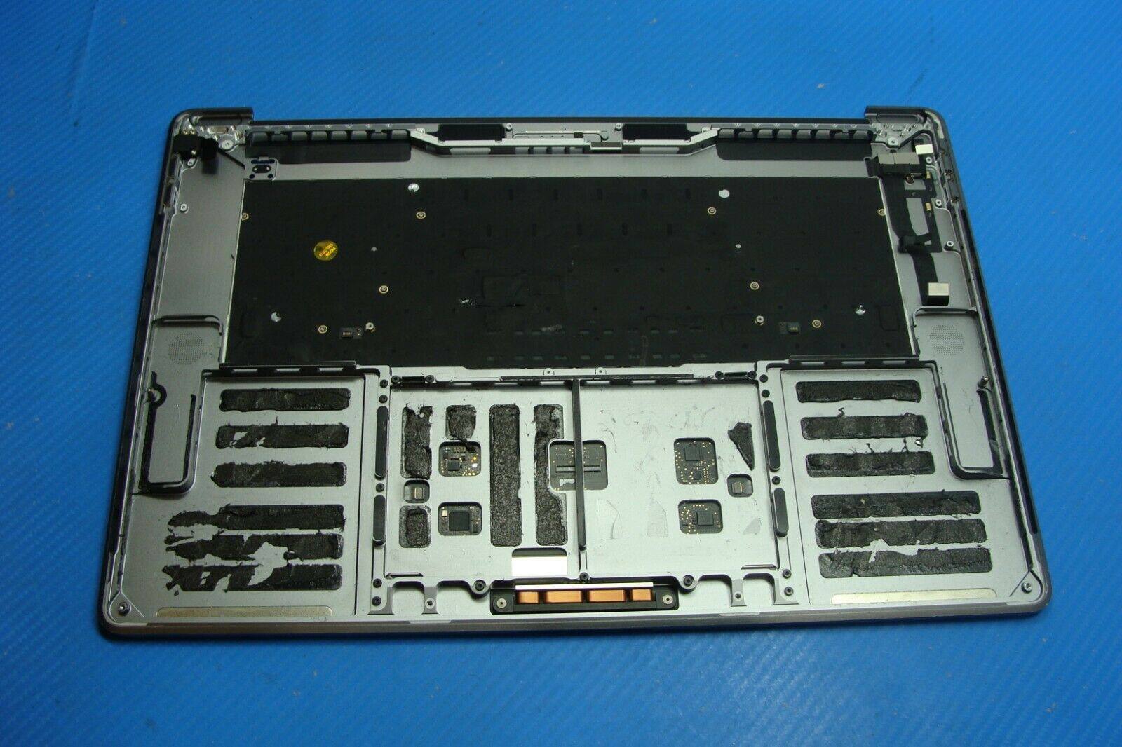 MacBook Pro A1990 15