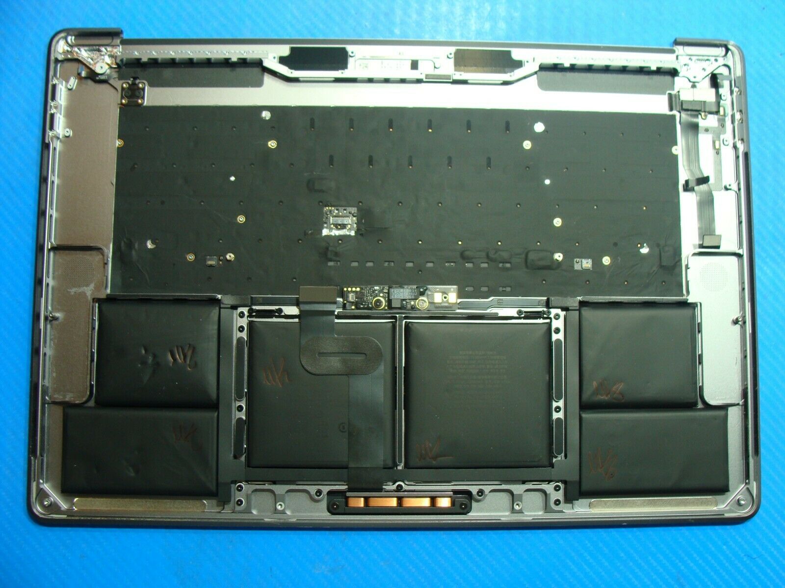 MacBook Pro A1990 15