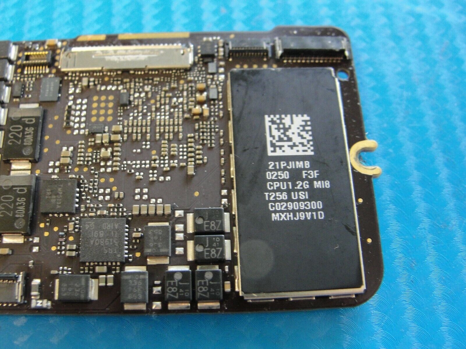 MacBook A1534 Mid 2017 MNYF2LL/A Core M3-7Y32 1.2GHz Logic Board 661-06769 AS IS