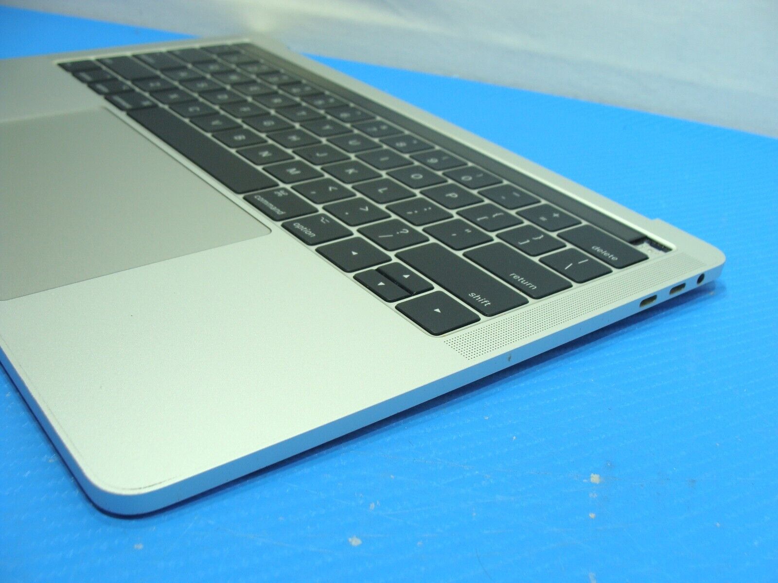 MacBook Pro A1706 2017 MPXV2LL/A 13